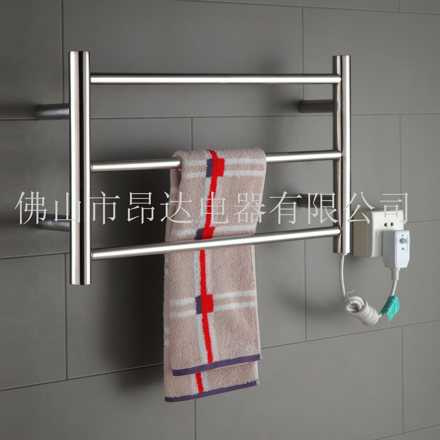 ONDA. Khăn nóng không gỉ trong nhà tắm khô khăn tắm thông minh, sơn tường.