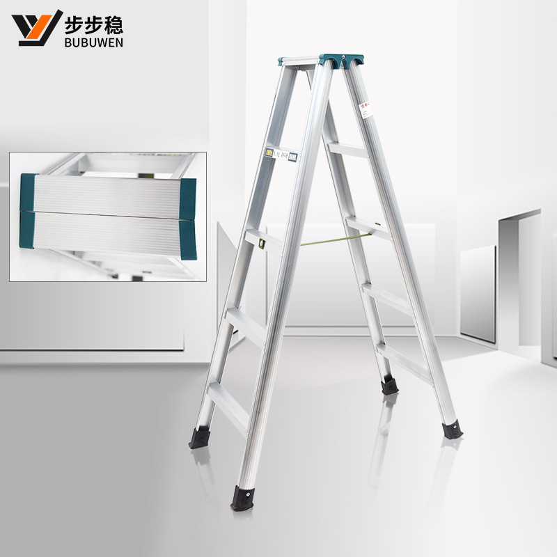 Một bước mịn có thể gấp các bậc thang đa mục đích với các cầu thang hợp kim alumin dày, hai bên trục camera.