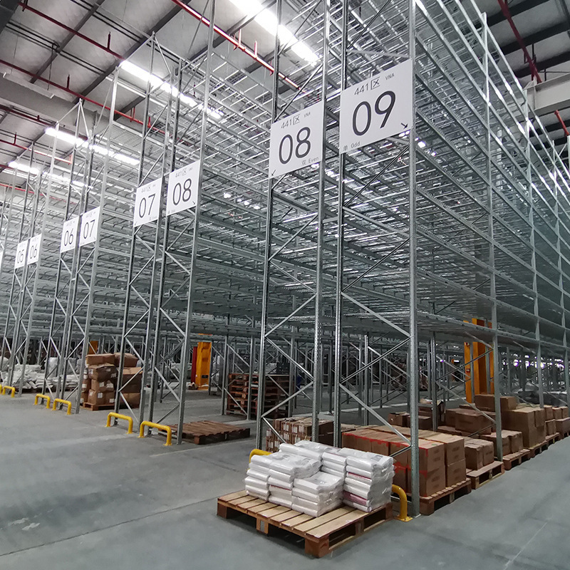 Arrangeable metal fences, steel grid-layed, heavy metal racks, specially designed for the beam shelf warehouse