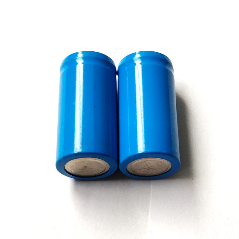 Lithium ion batteries with a flat head of lithium batteries at 700 mAh charged to 3.7v fish feeder remote control