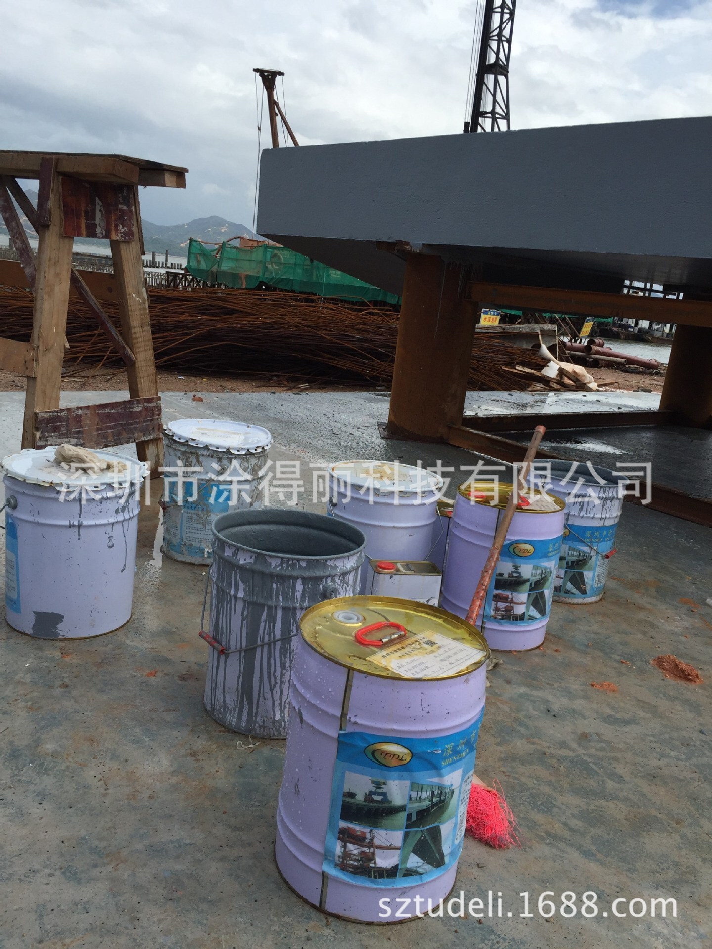 Pocket preservative paint, bridge preservative paint, isobutylene triethylsilane preservative paint