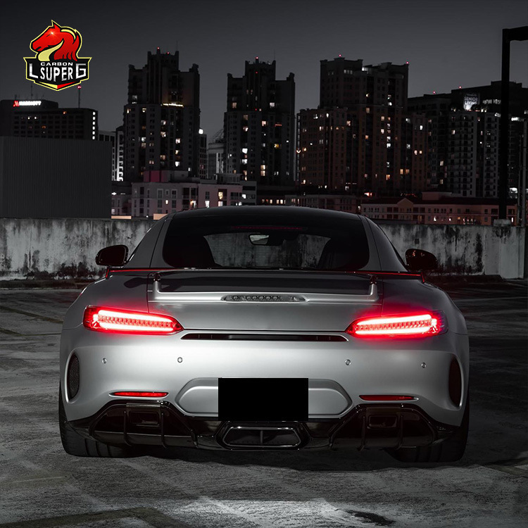 Nó dành cho Mercedes AMG để khởi động lại thanh trước GTR bằng đuôi lá.