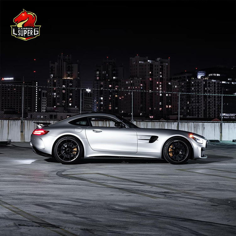 Nó dành cho Mercedes AMG để khởi động lại thanh trước GTR bằng đuôi lá.