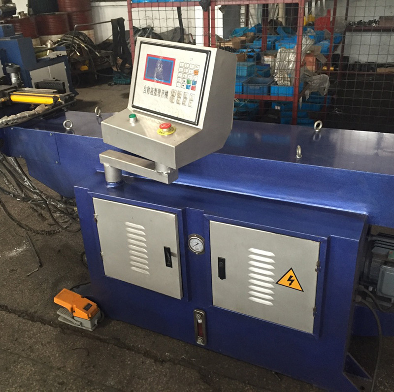 Digitally operated auto-server single-headed convulsion device 38CNC4A2S fully automated hydraulic bender