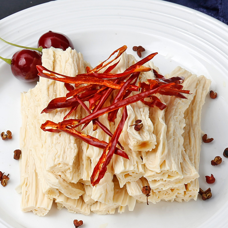 Chiếc paprika 45g đèn lồng làm bằng dầu nóng và luộc bằng chảo nóng.