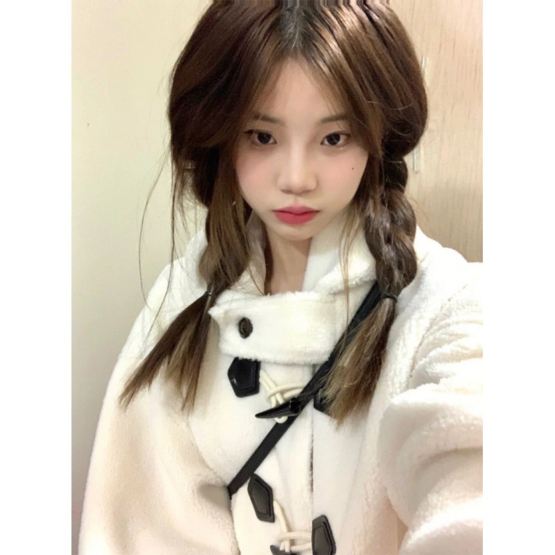 Phiên bản của hiphop Teddy trên áo khoác được thiết kế để làm ấm bộ đồ cotton.