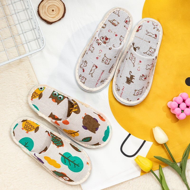 One-time slipper slipper protection for hotel children with a toong-ga-gold children travelling indoors