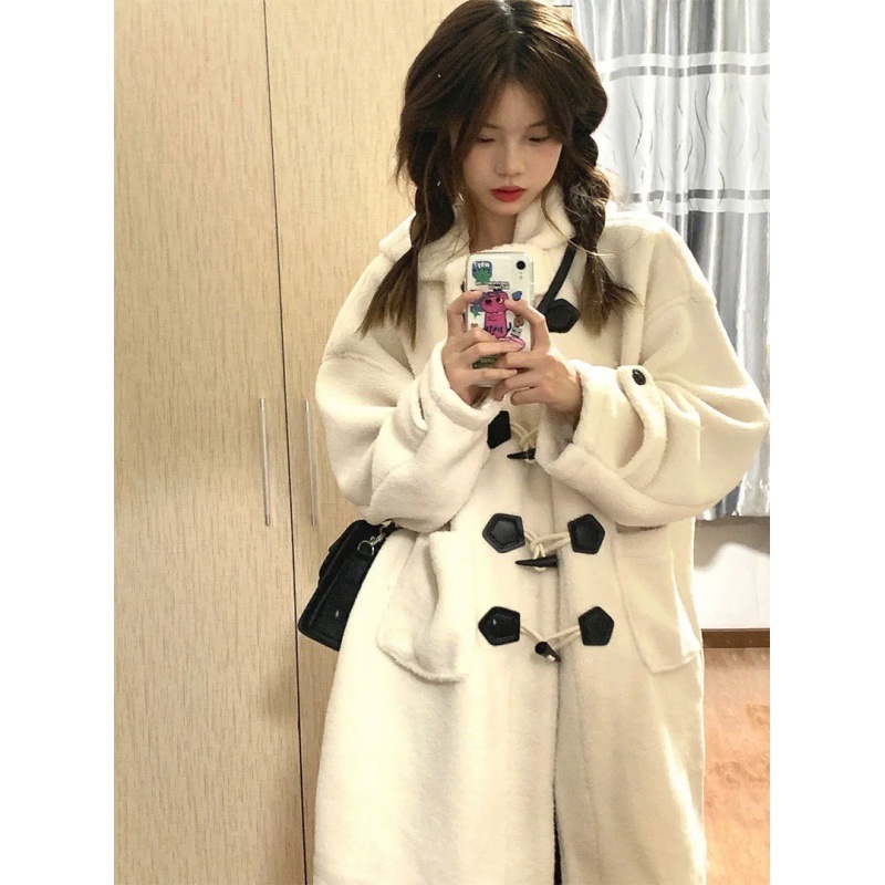 Phiên bản của hiphop Teddy trên áo khoác được thiết kế để làm ấm bộ đồ cotton.