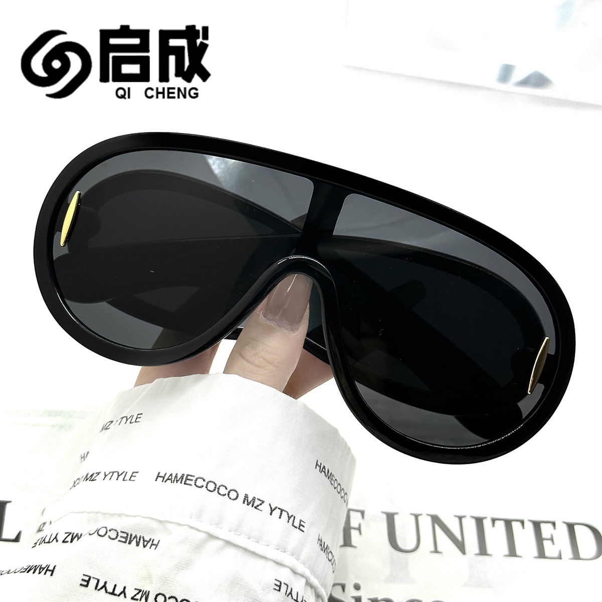 New 2673 Fashion Frame Sunglasses across Europe and America to develop other color systems