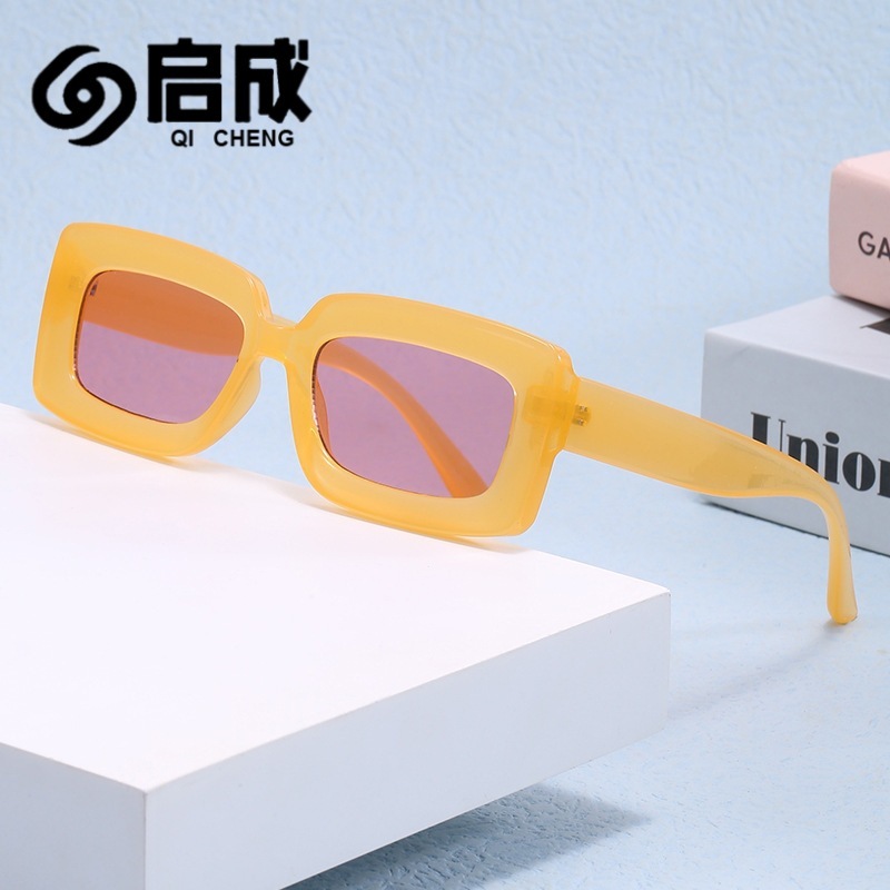 The factory's 2672 new box sunglasses, the U.S. and U.S. beach frame glasses, the Fashion Beach Jell-O sunglasses.