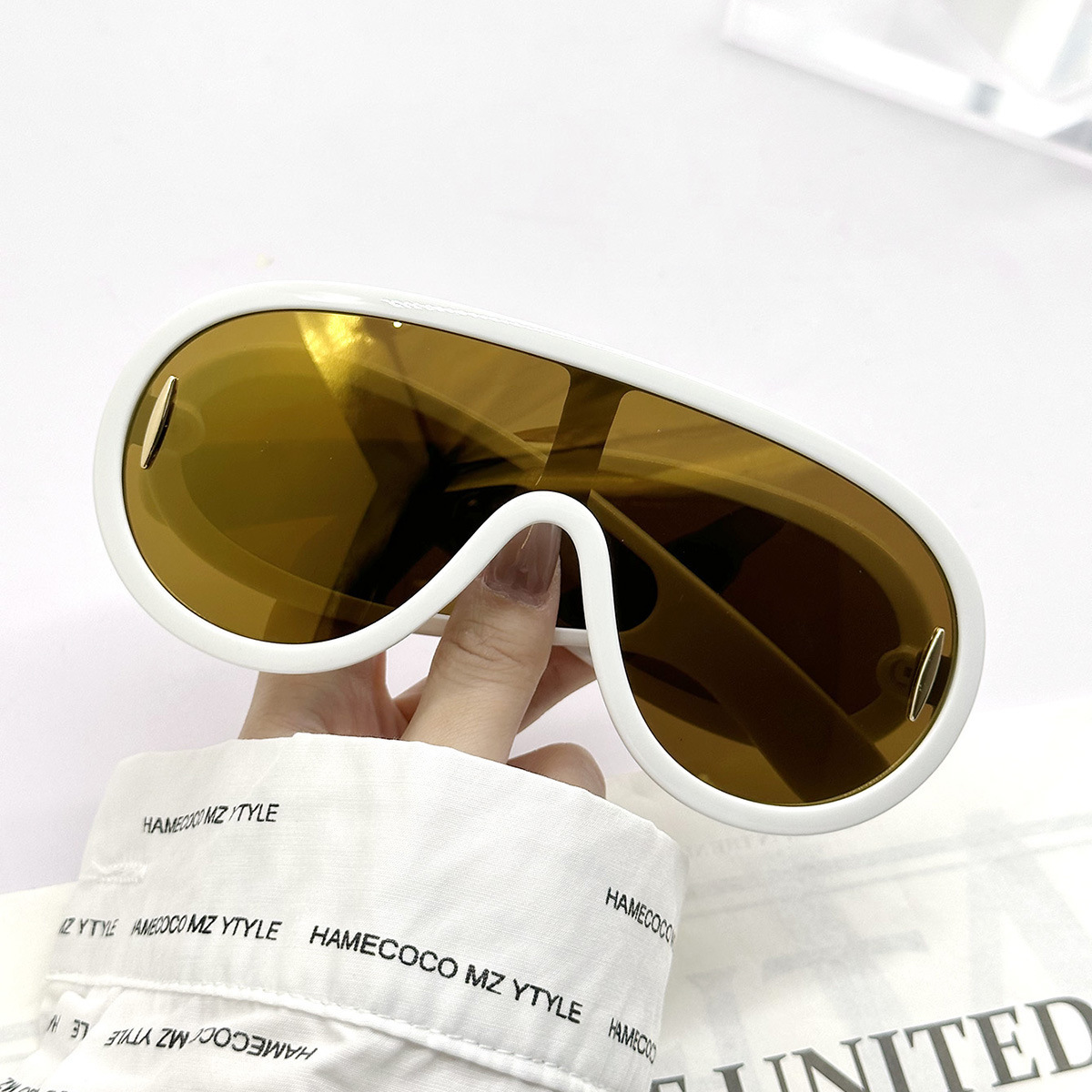 New 2673 Fashion Frame Sunglasses across Europe and America to develop other color systems