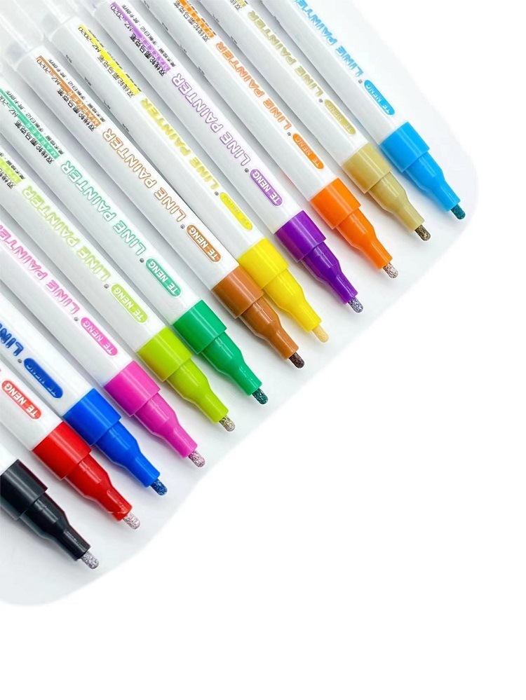 Double-lined sculptor colour-marked pen students using 8-colour, 12-colour handbook fluorescent pens