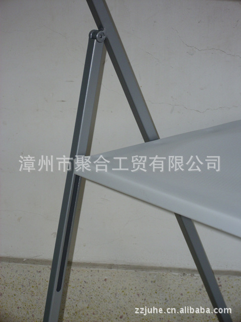 Easy to carry plastic chairs, high-strength plastic chairs, piping plastic folding chairs, steel pipe furniture