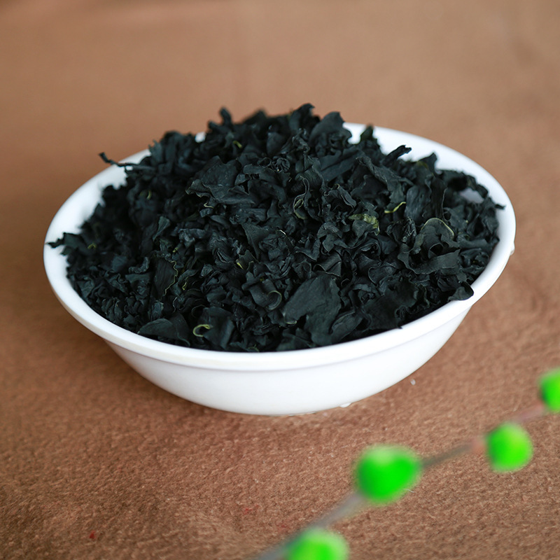 Những chiếc váy khô Dalian với rau củ, rau cải và dầu mạ.