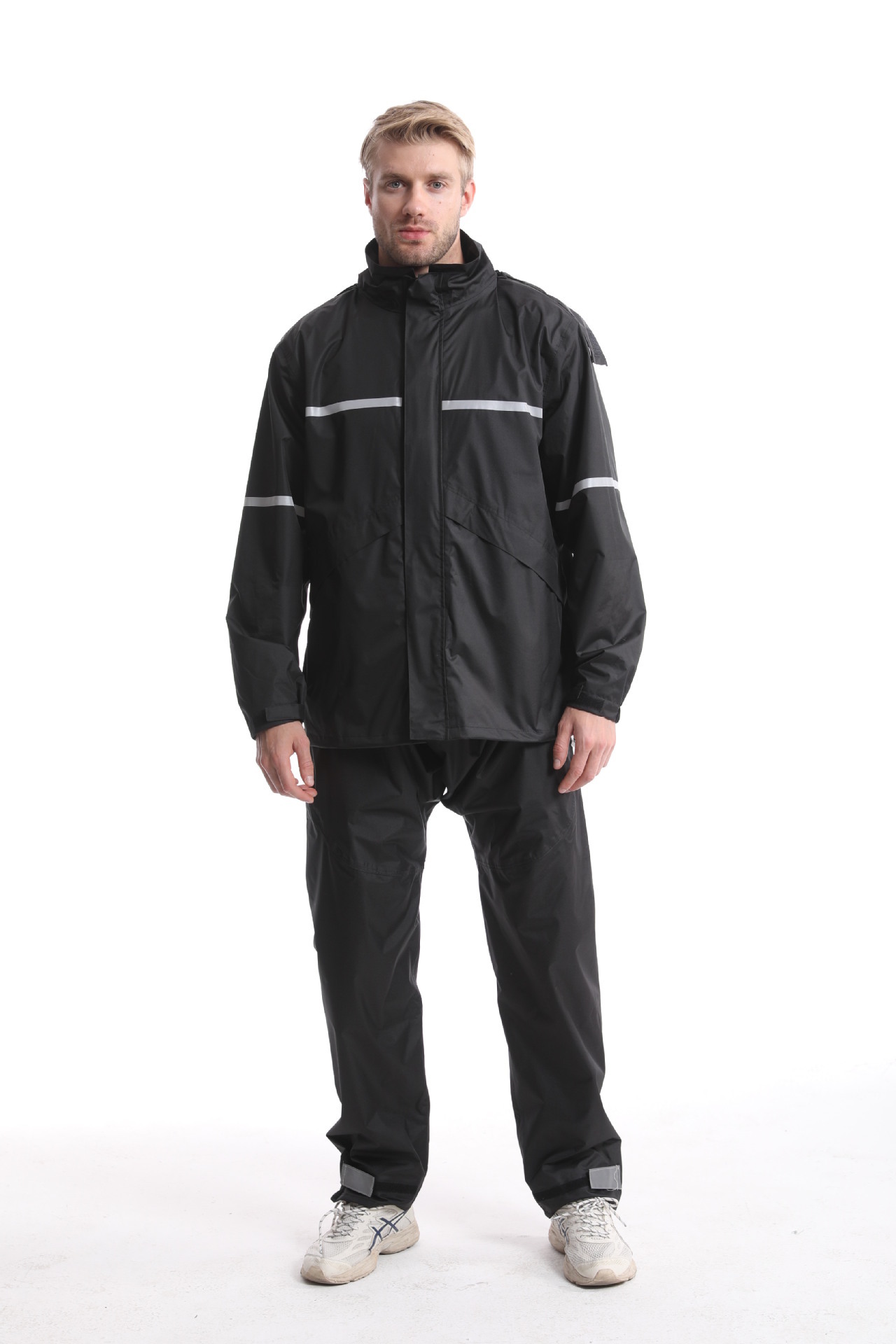 Massive raincoats and rainpants for outdoor fishing and storm-proofing