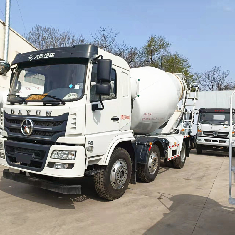 Small concrete mixer transporter, five major cement tankers, open road machinery