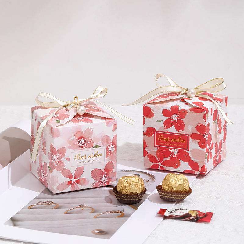 A sugar-bearing wedding box with a candy-carrying beverage.