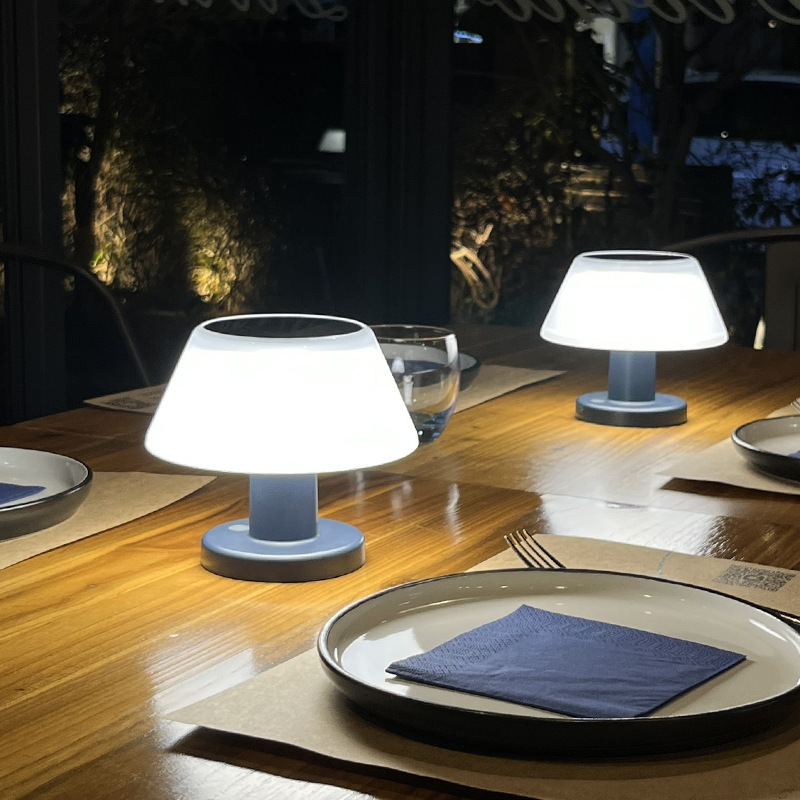 The outdoor bar, the atmosphere, the solar nightlight, the bedside gift charged the table-top solar lamp.