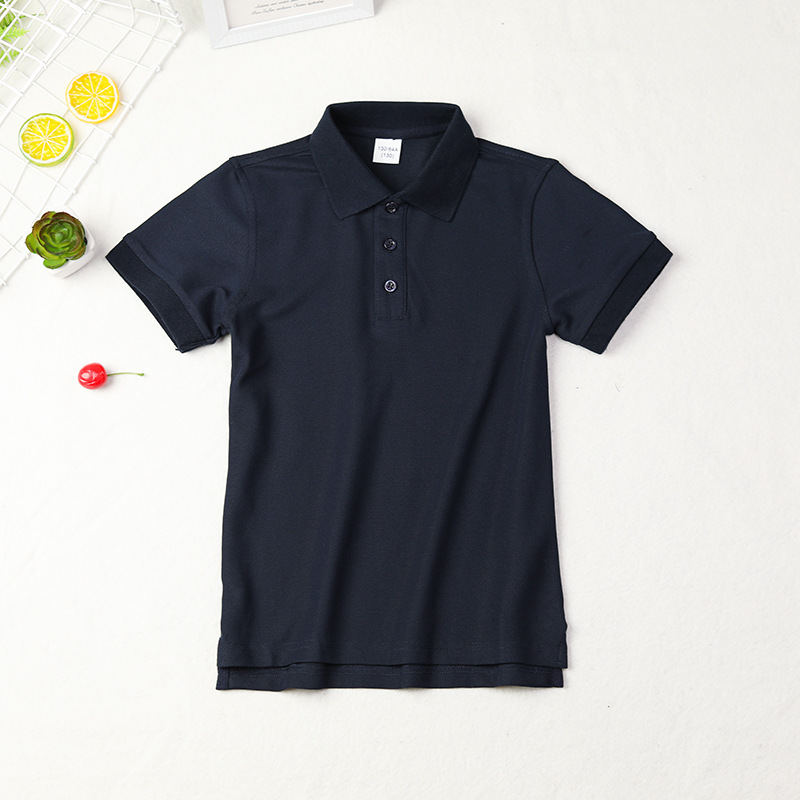 Những đứa trẻ mặc sơ mi PLO màu xanh lá cây, áo sơ mi ngắn cho những cô gái xanh mặc đồng phục học sinh mùa hè