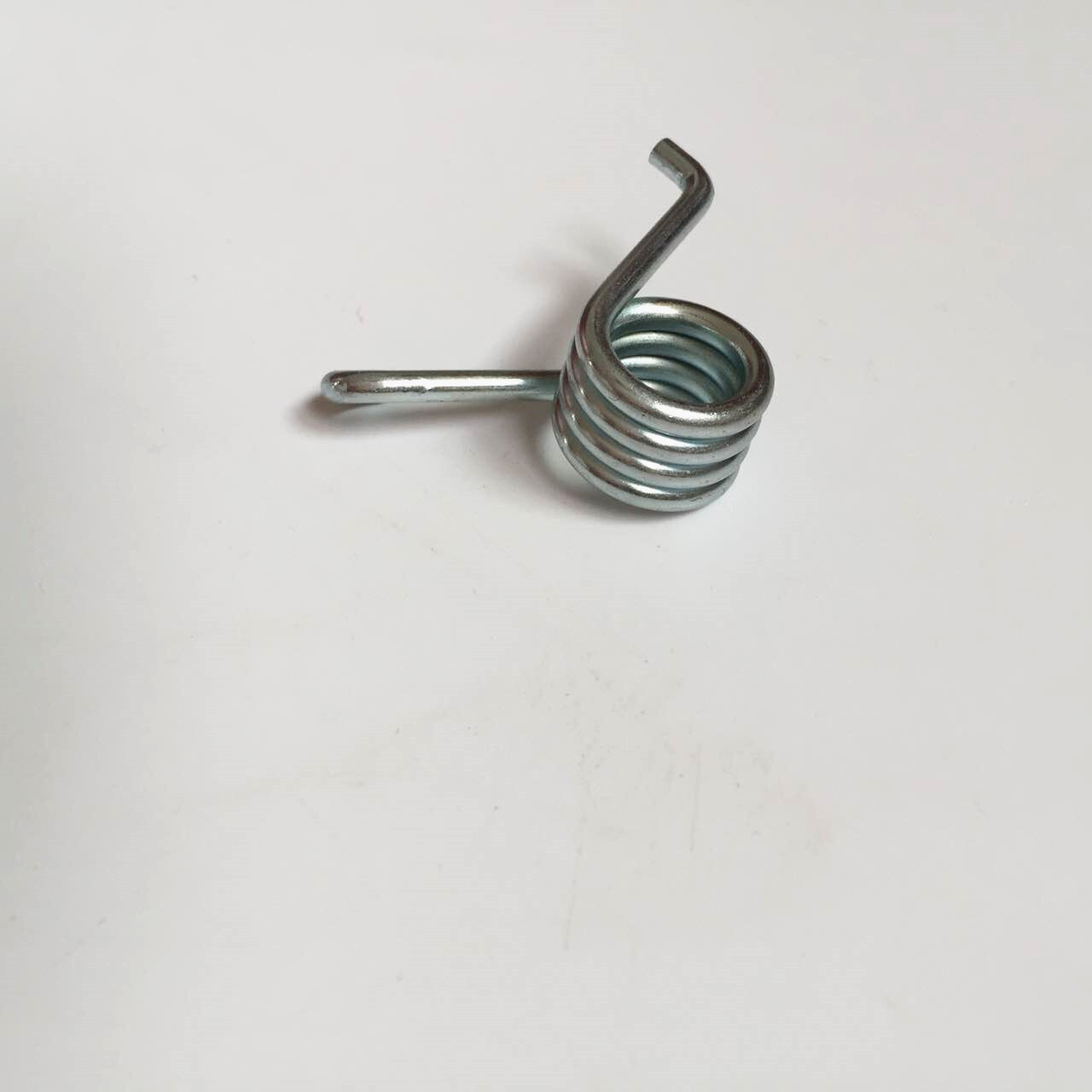 The inside hook reverses the spring-line twisting spring, the lanterns twisting springs, the simple twisting springs.