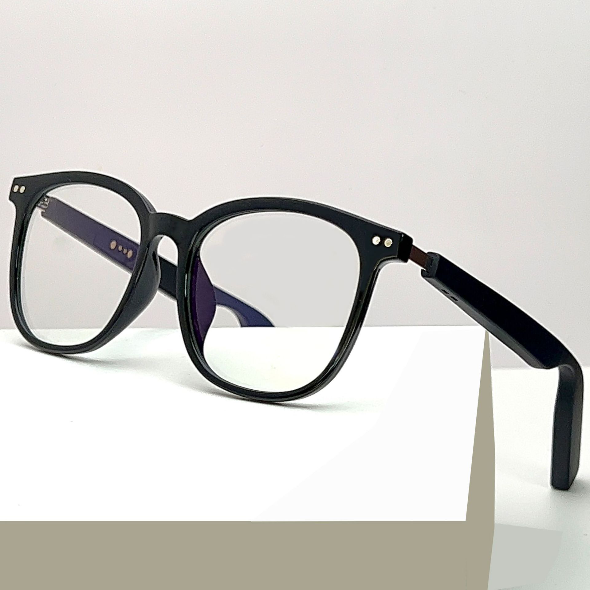 Black-technology smart blue-tooth glasses, multiple types of non-hearing phone calls, optical glasses with close-sighted flowers.