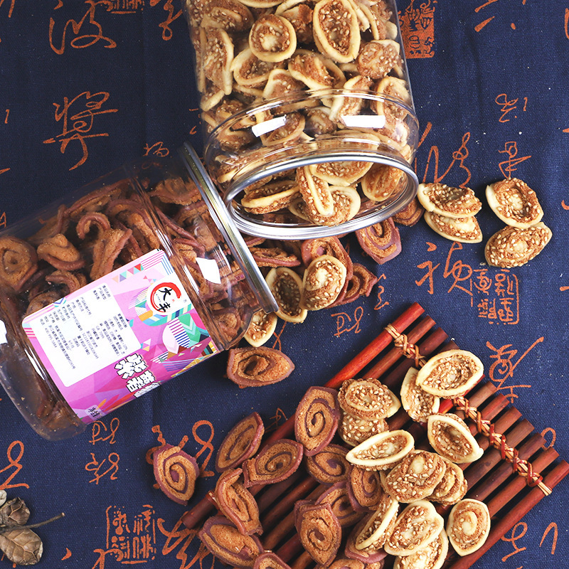330g vòng hoa tai đỏ cho những bữa ăn nhẹ lỗi thời.