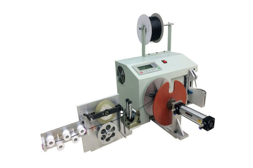 Nhà máy Jigsaw cung cấp một máy điện tử tự động.