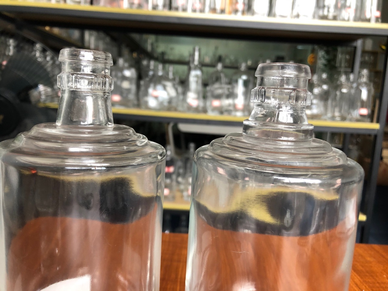 广州明鹰玻璃新款设计酱香型白酒酒瓶茅形瓶玻璃瓶酒瓶喷涂酱色瓶