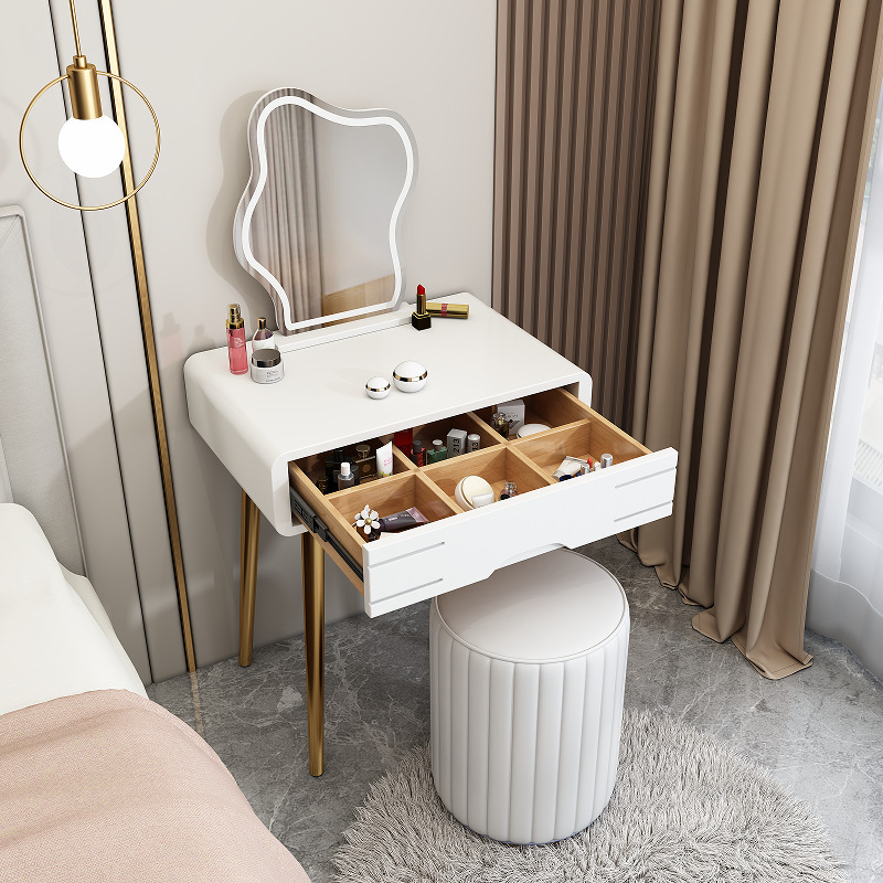 A new, simple, small-house dressing table for a modern, simple red dresser in a fully wooded dresser bedroom.