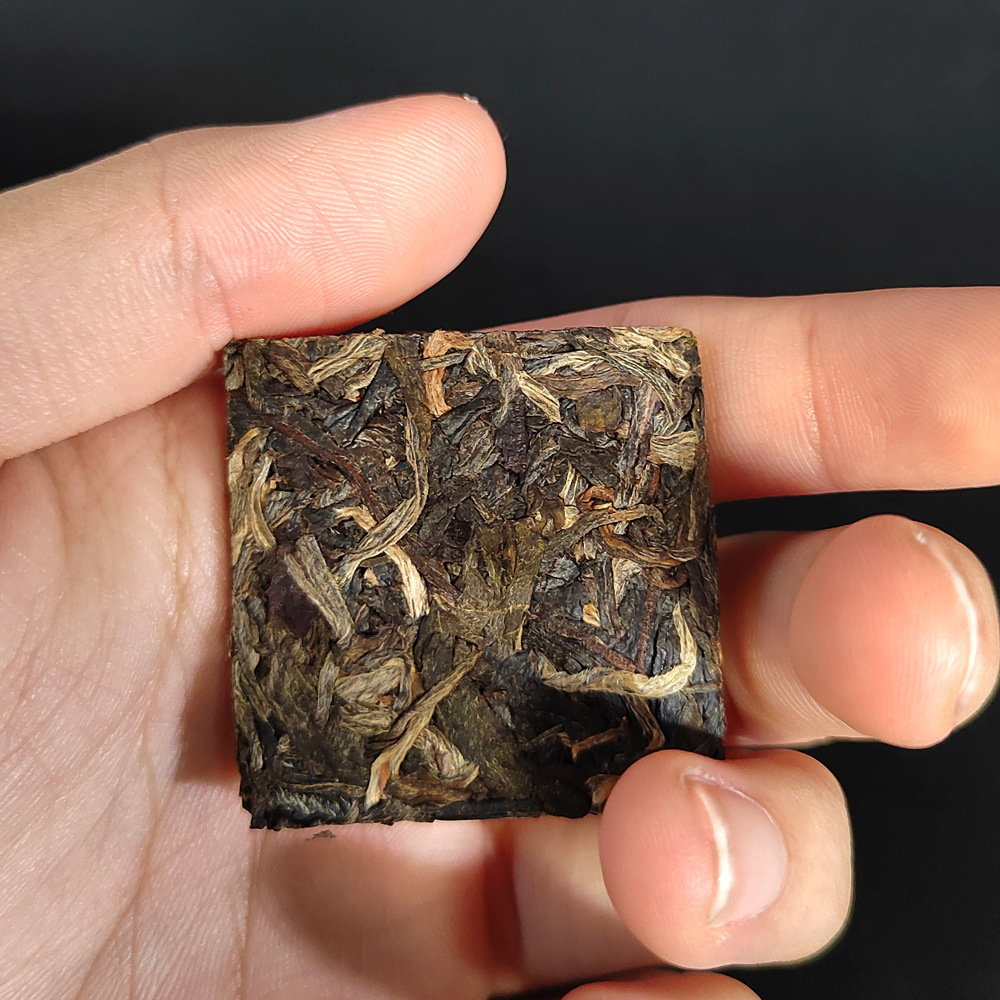 Tôi sẽ làm một ít trà và bánh quy.