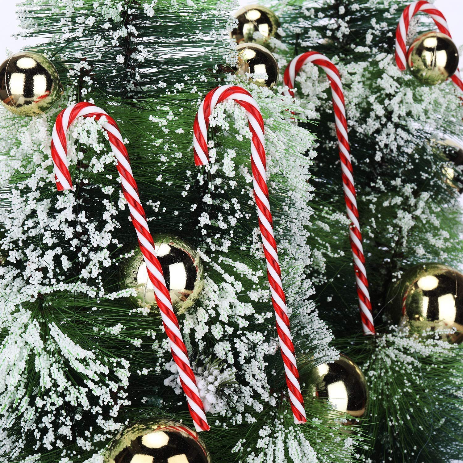 Christmas tree plastic with a decorative decorated crutches for home outdoor parties for Thanksgiving.