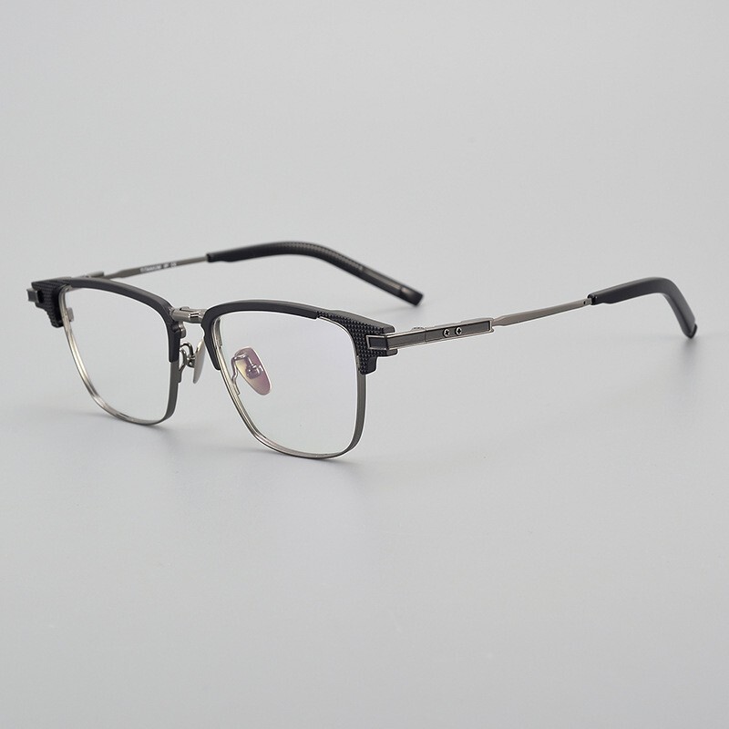 The new titanium-glassed man's fashion can be short-sighted and blue light-proof.