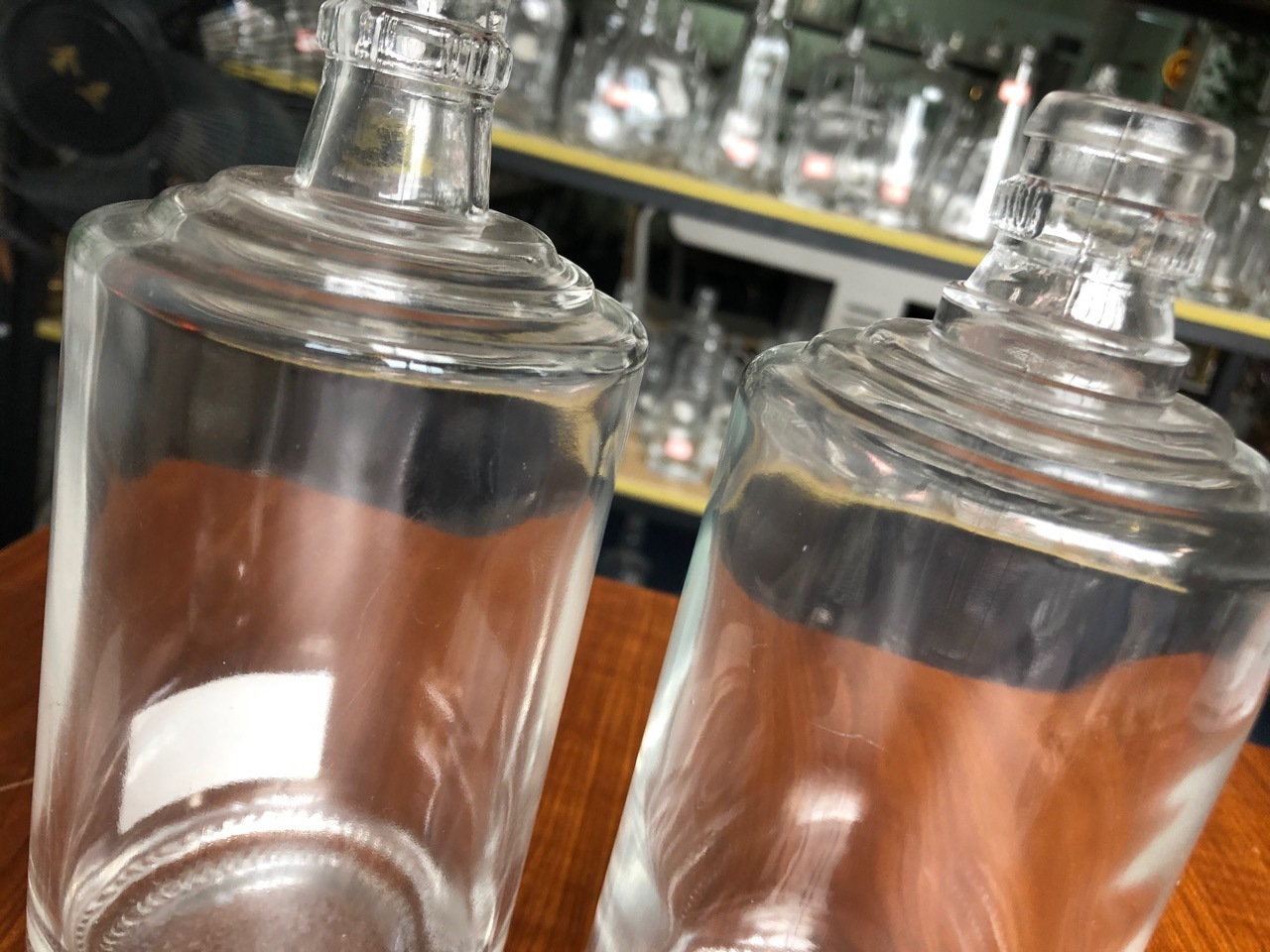 广州明鹰玻璃新款设计酱香型白酒酒瓶茅形瓶玻璃瓶酒瓶喷涂酱色瓶
