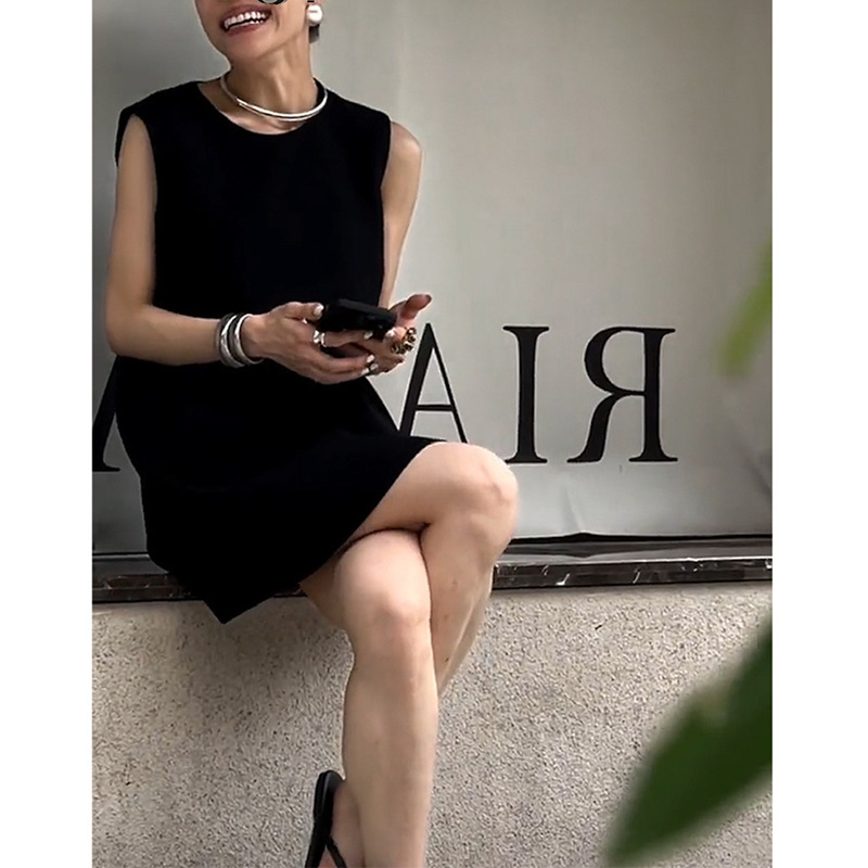 Mùi hương Pháp nhỏ, nữ thần cao cấp, chiếc váy đen dày đặc, váy mùa hè.