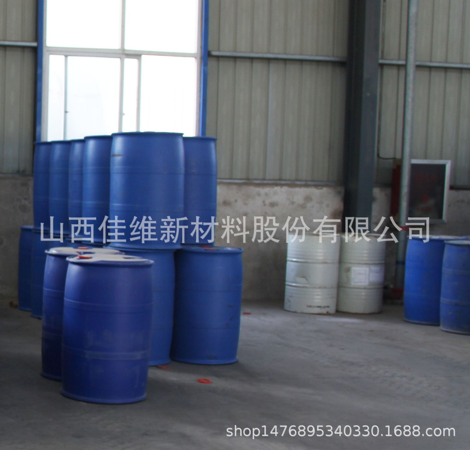 Pyramid aqueductors, co-composable, 50% of which contain solid Pyramid high performance and water-reducing fluids.