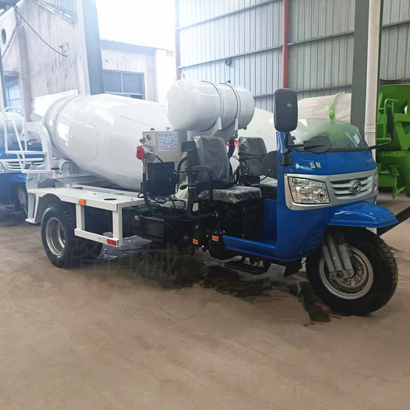 Five-wheeled 1.5-square-limited concrete transport vehicle, small commercial mixer, open road machinery