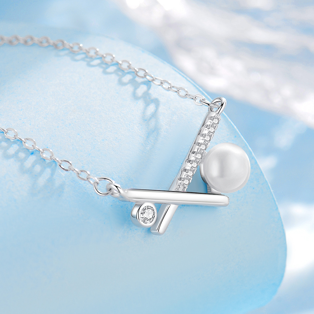 S925 pure silver transforms pearl necklaces into high-intensity neck chain designs.