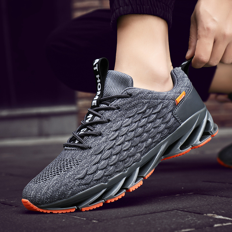 A new 2023 for Blade male sneakers.