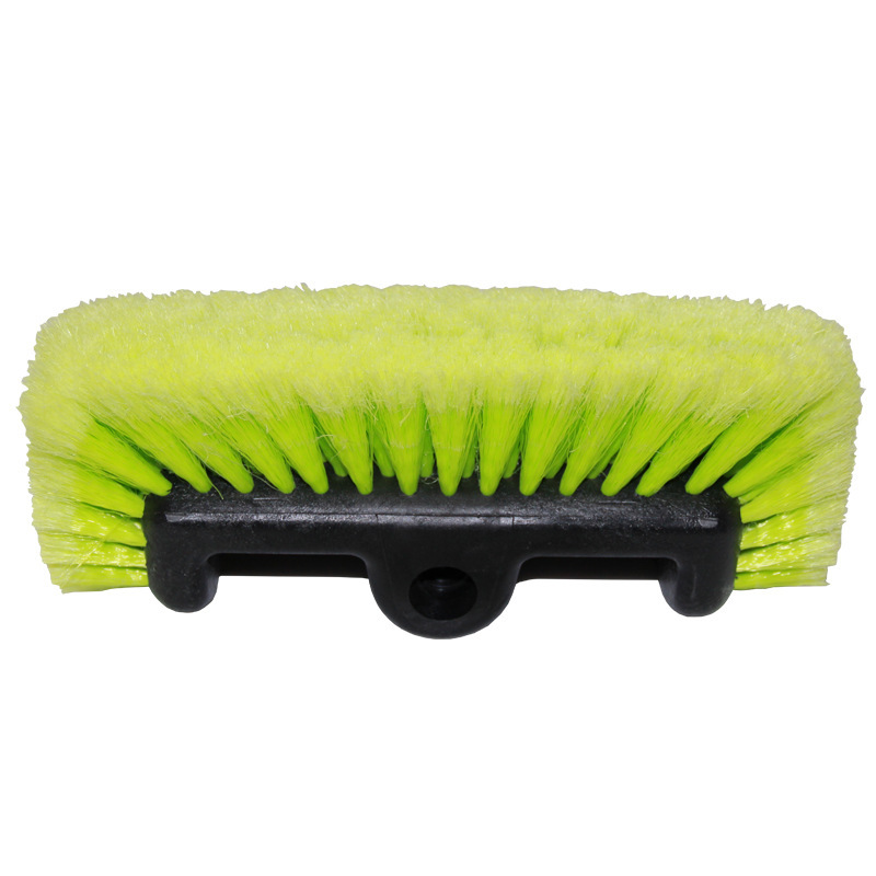 The cooler bus mops stretch the handle of a five-faced car wash brush, spray the water and brush the car's beauty.