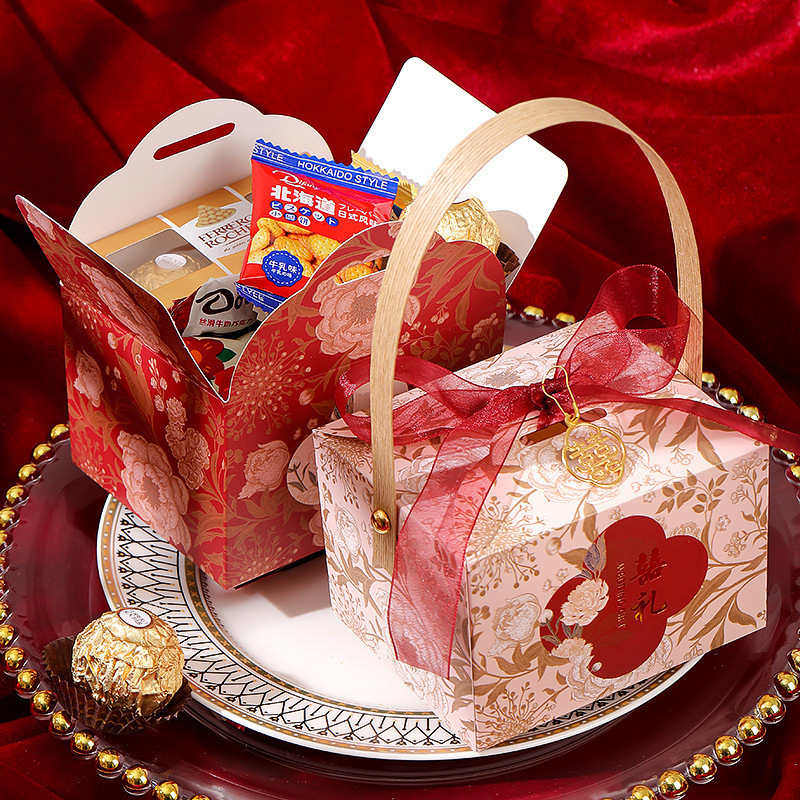 A sugar-based, sugar-bearing wholesale box with a candy-based chocolate with a wedding companion's engagement suit.