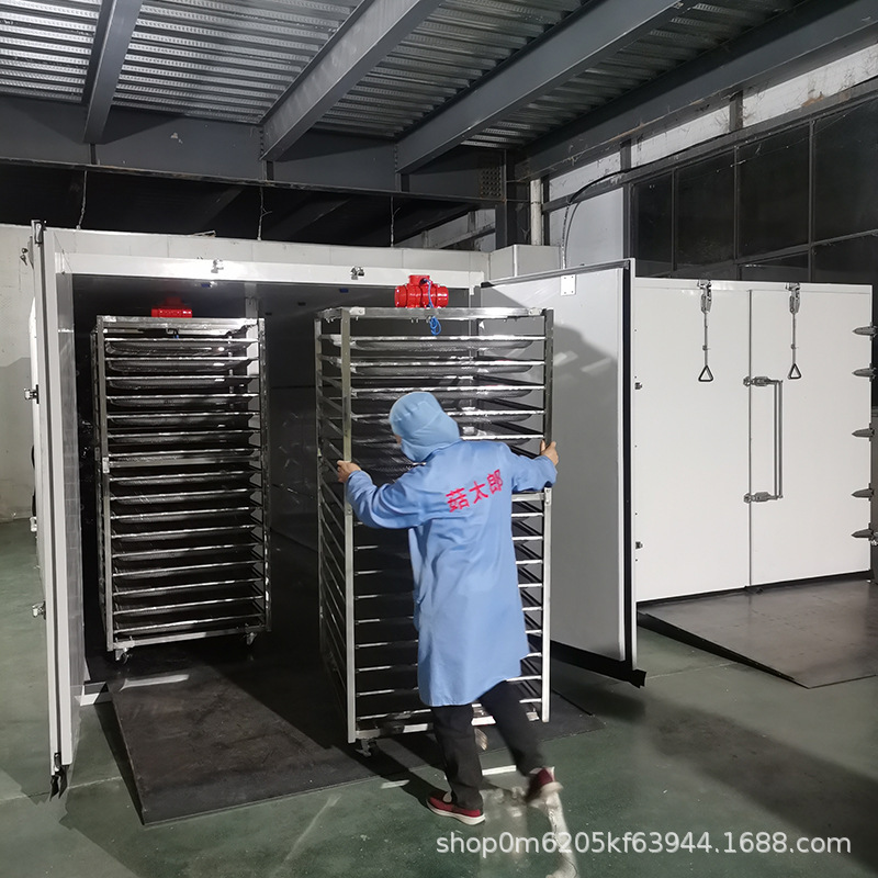 Kích cỡ của hai nấm khô bị mất nước ở nhà máy gốc có thể được xử lý để xuất khẩu