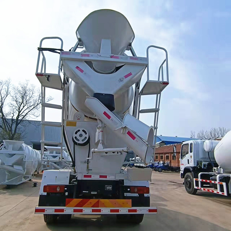 Small concrete mixer transporter, five major cement tankers, open road machinery