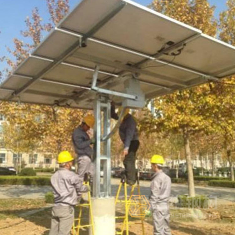 Shandong Steel Corporation is engaged in large ground double-axis tracking solar photovoltaic support