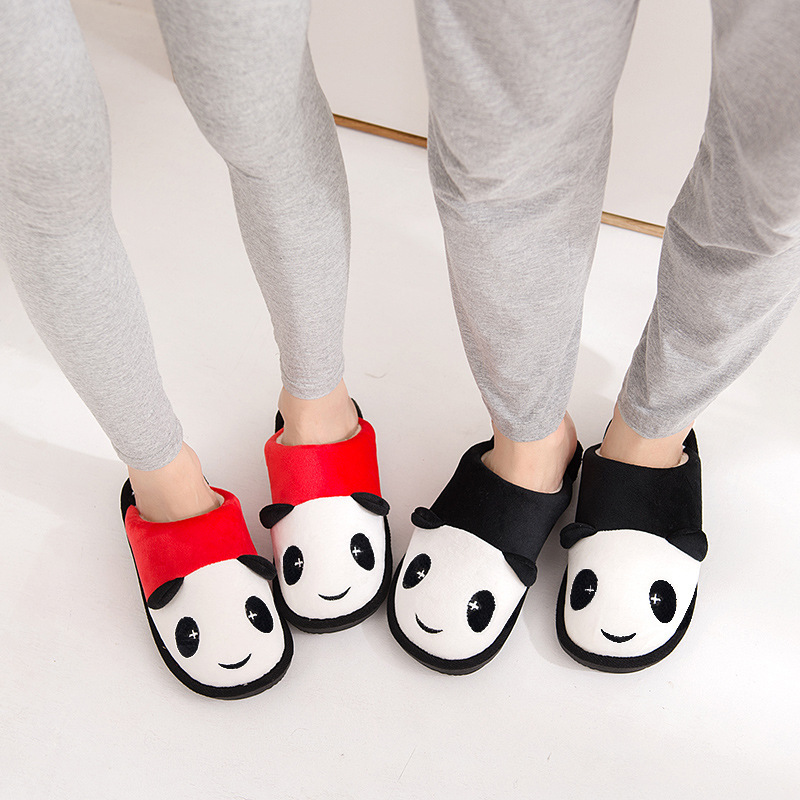 Đôi dép của Panda rất dễ thương, chúng giữ ấm cho đàn ông và phụ nữ trong mùa đông.