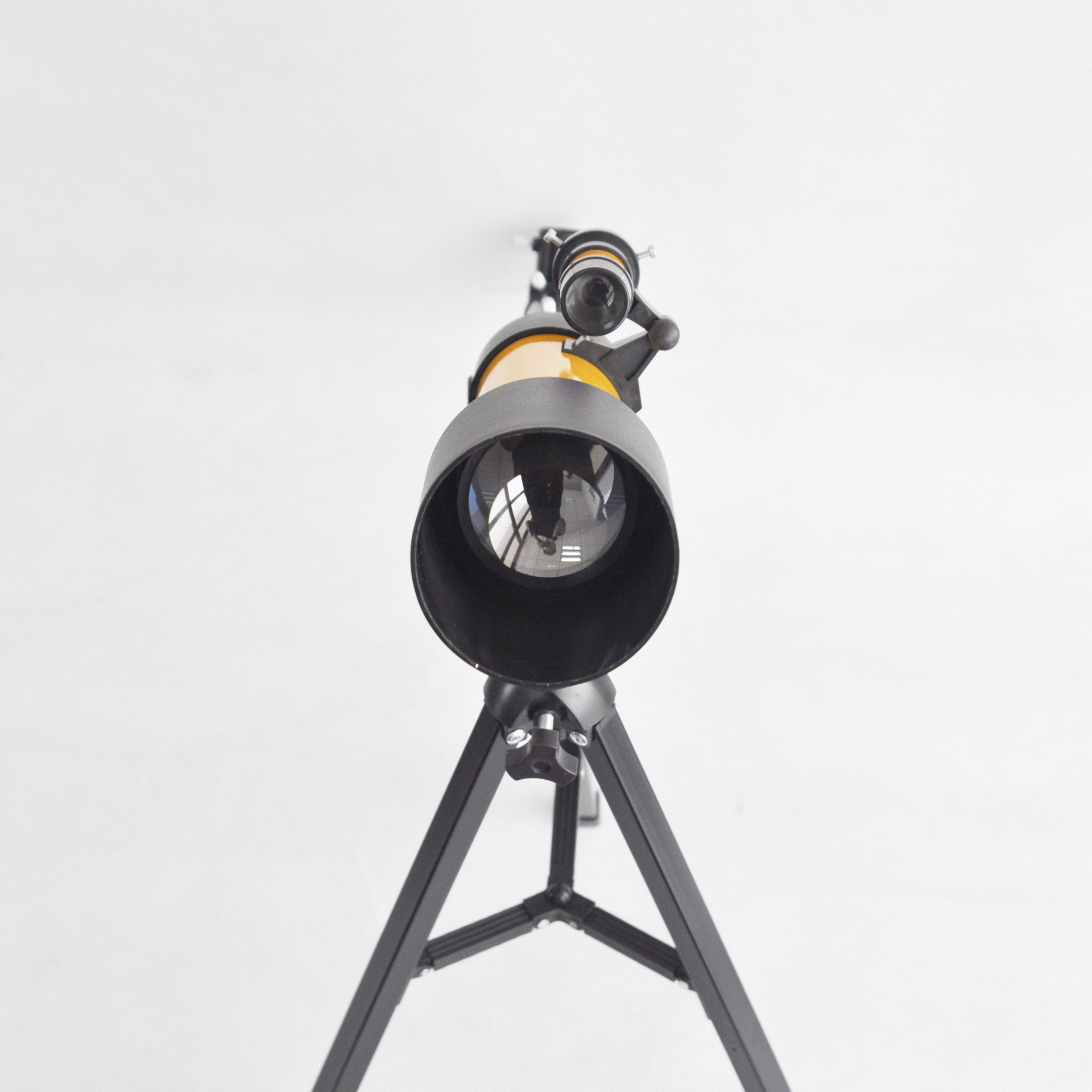 Specialized astroscopes view the moon at night.