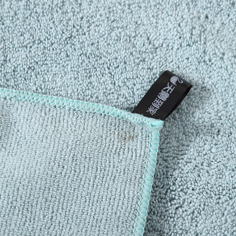 The thick water-sucking car does not have a hair-spread wiper, or a big towel.