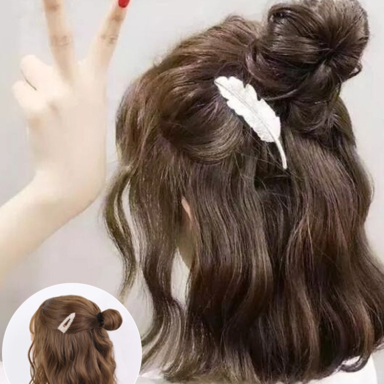 The hair wig girl's short-rolled hair cape, red-gas water-coated wavehead corn need to have a long, high-temperature head.