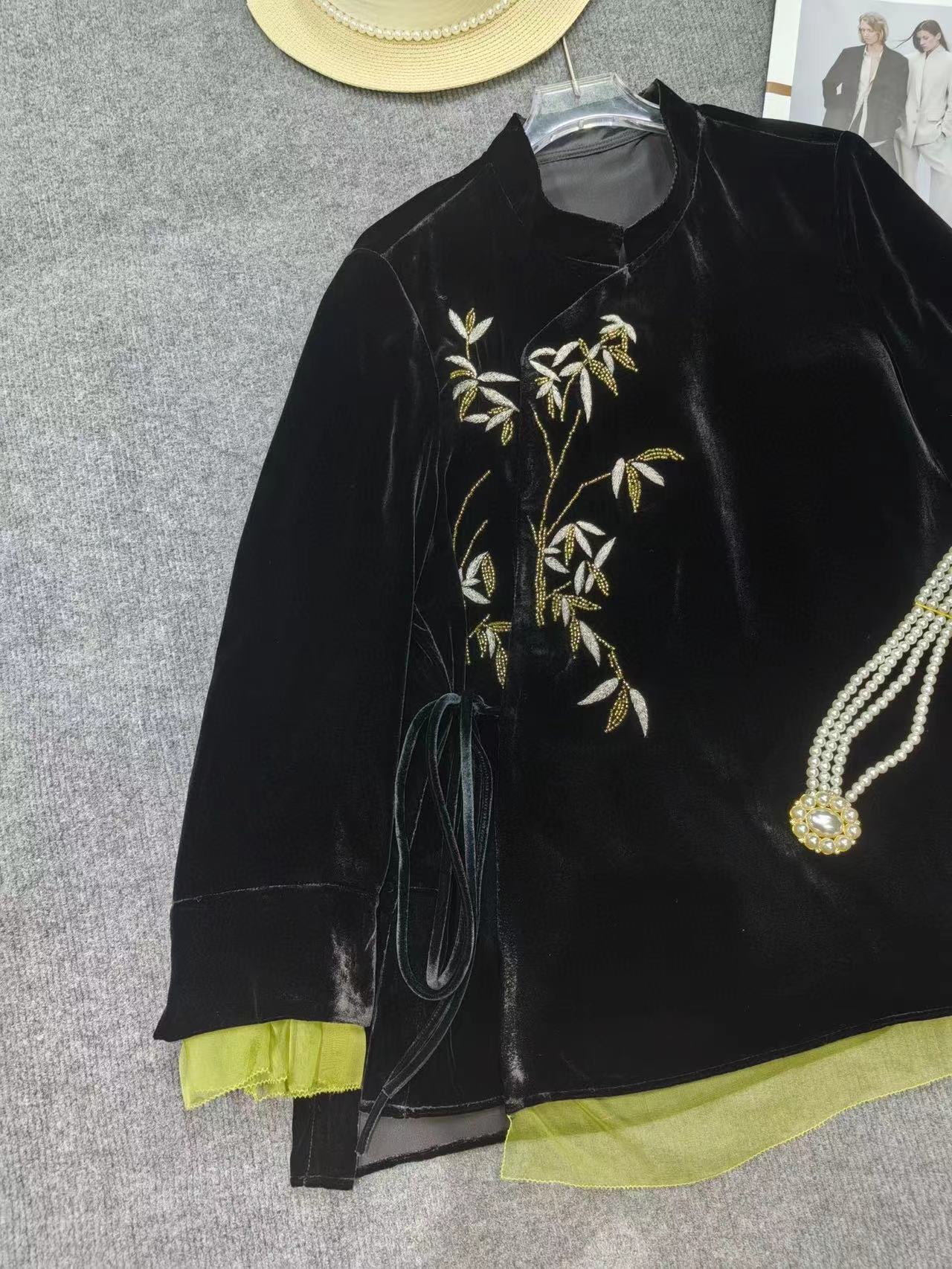 No refund, no change! Easy, thin, velvet velvet embroidered, long-sleeved, new Chinese wind top.