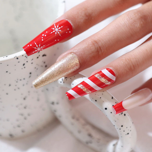 "Christmas wears nails and fake nails, hand-made nails."