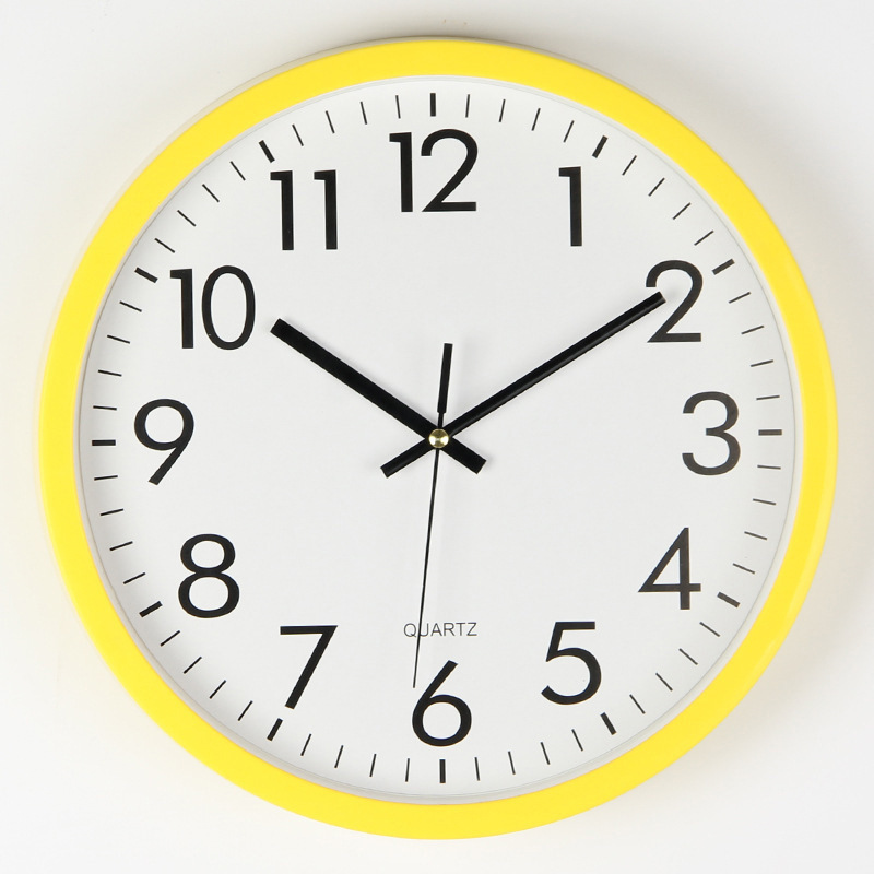 The factory supplies 12 inches of a simple clock, a sound core for the bedroom, and a modern walling clock.